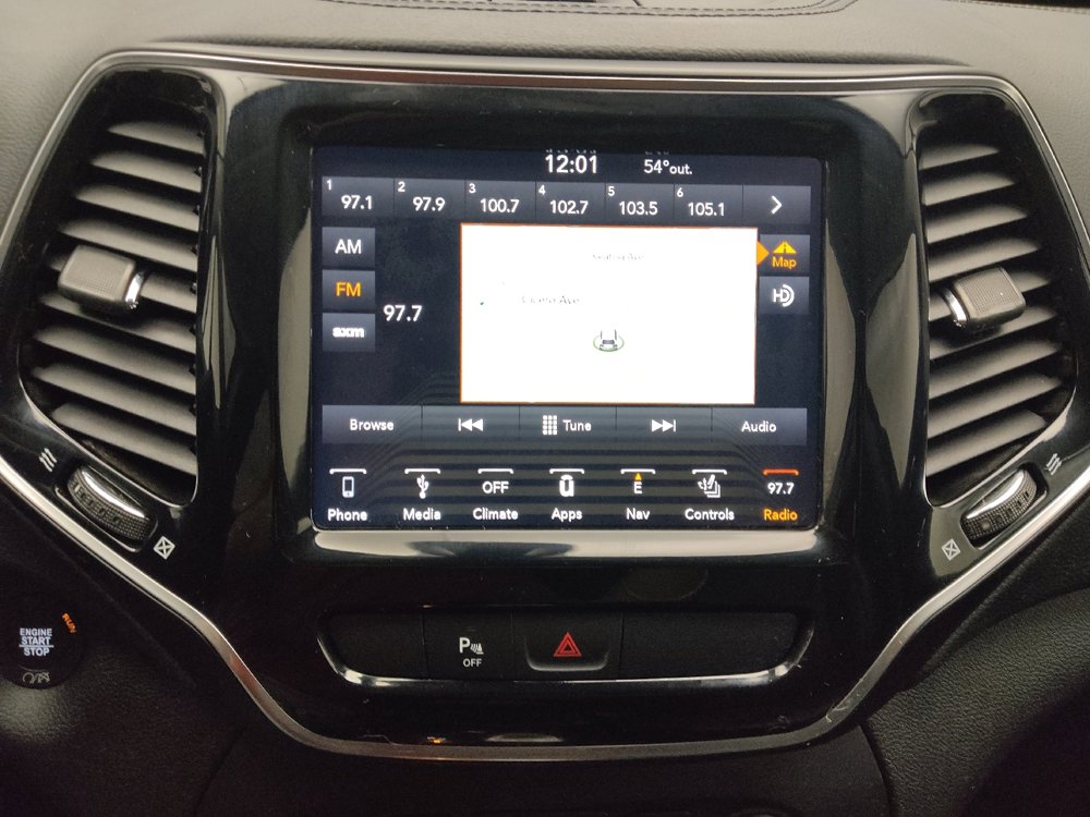 Used 2019 Jeep Cherokee Limited image 25