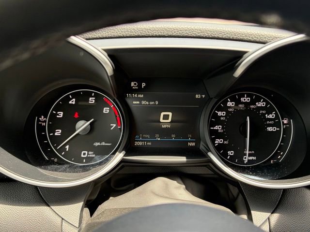 Used 2023 Alfa Romeo Giulia Veloce AWD/4WD image 26