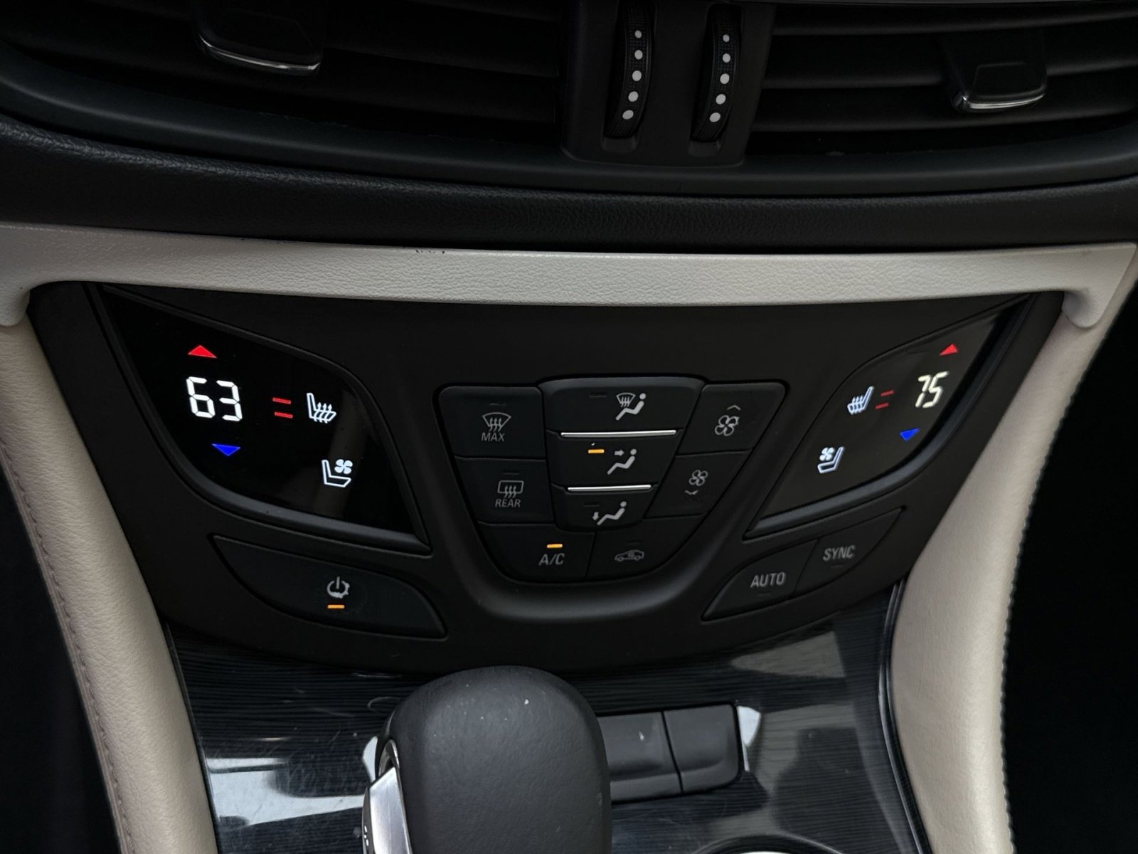 Used 2017 Buick Envision Premium w/ Driver Confidence Package AWD/4WD image 20