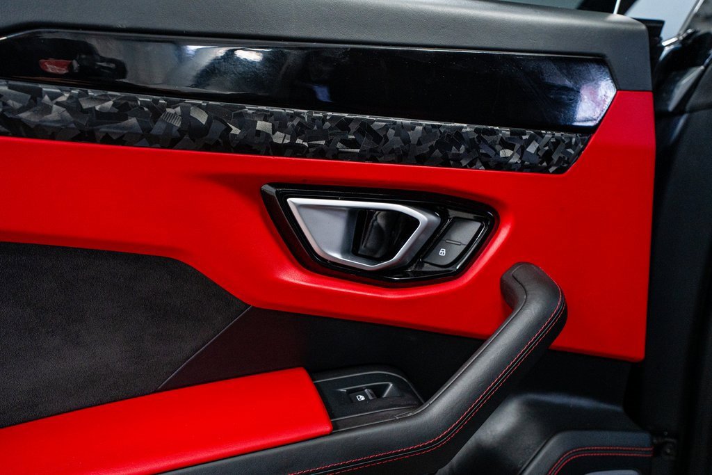 Used 2020 Lamborghini Urus image 64