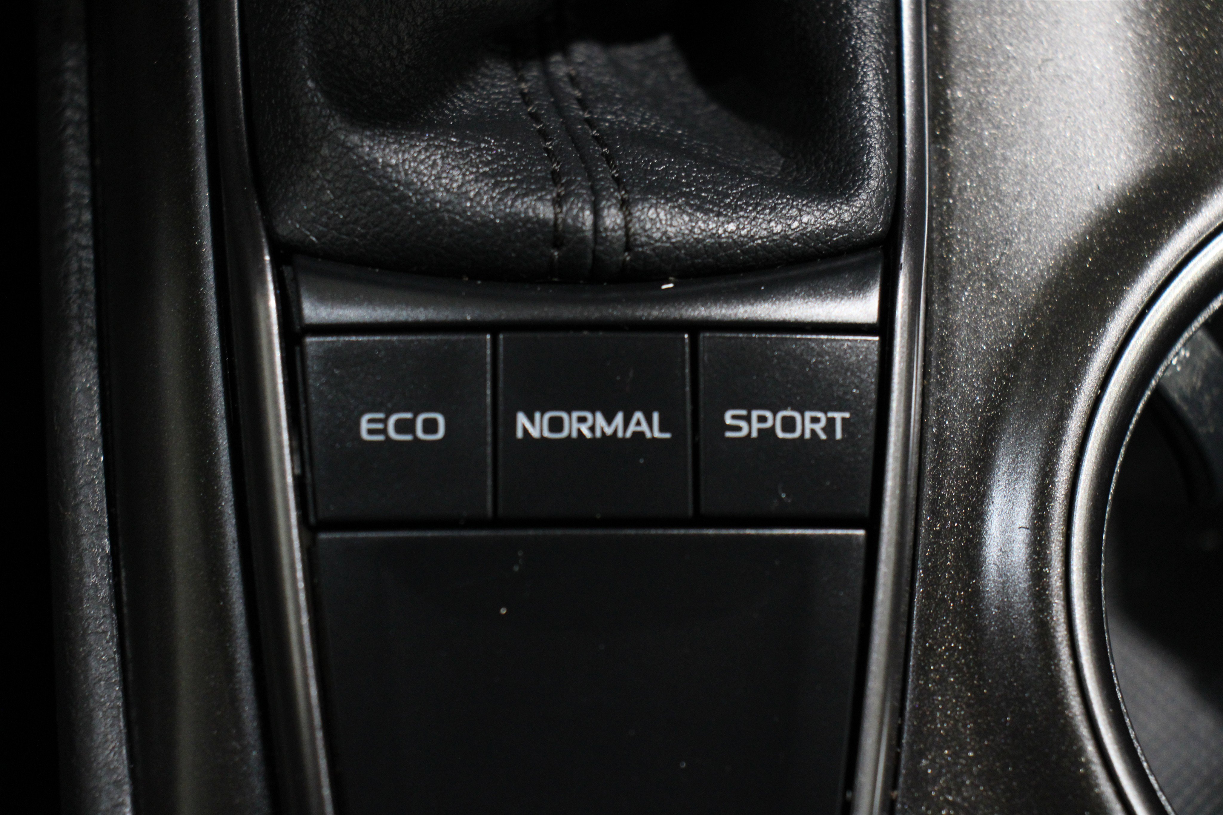 Used 2023 Toyota Camry SE image 18