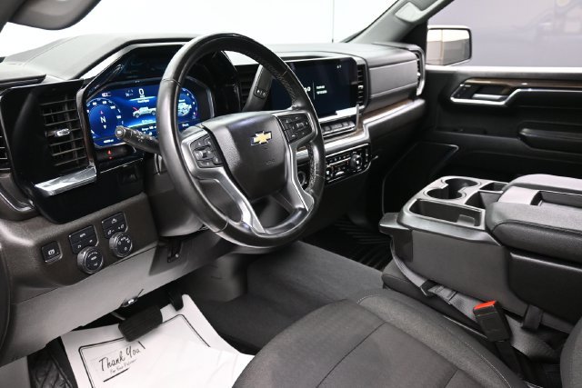 Used 2024 Chevrolet Silverado 1500 LT AWD/4WD image 14