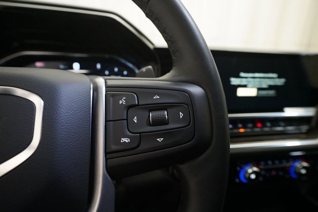 Used 2025 GMC Sierra 1500 Elevation image 18