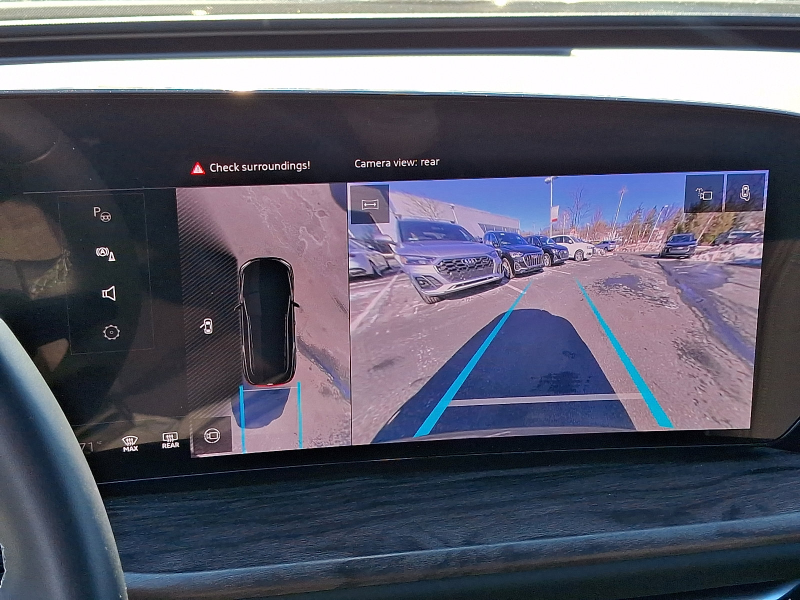 Used 2025 Audi Q5 Premium w/ Convenience Package image 21