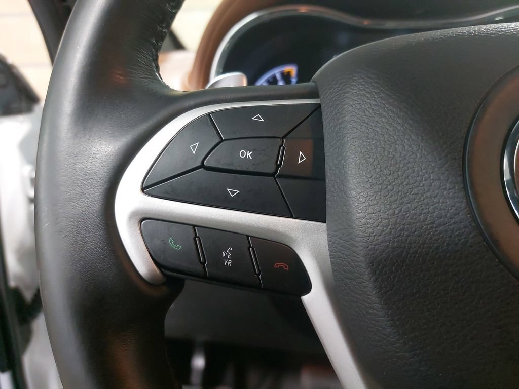 Used 2019 Jeep Grand Cherokee Summit AWD/4WD image 16