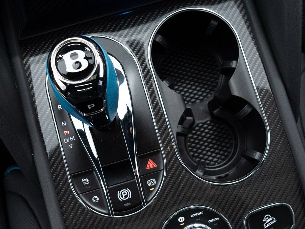 Certified 2025 Bentley Bentayga AWD/4WD image 37