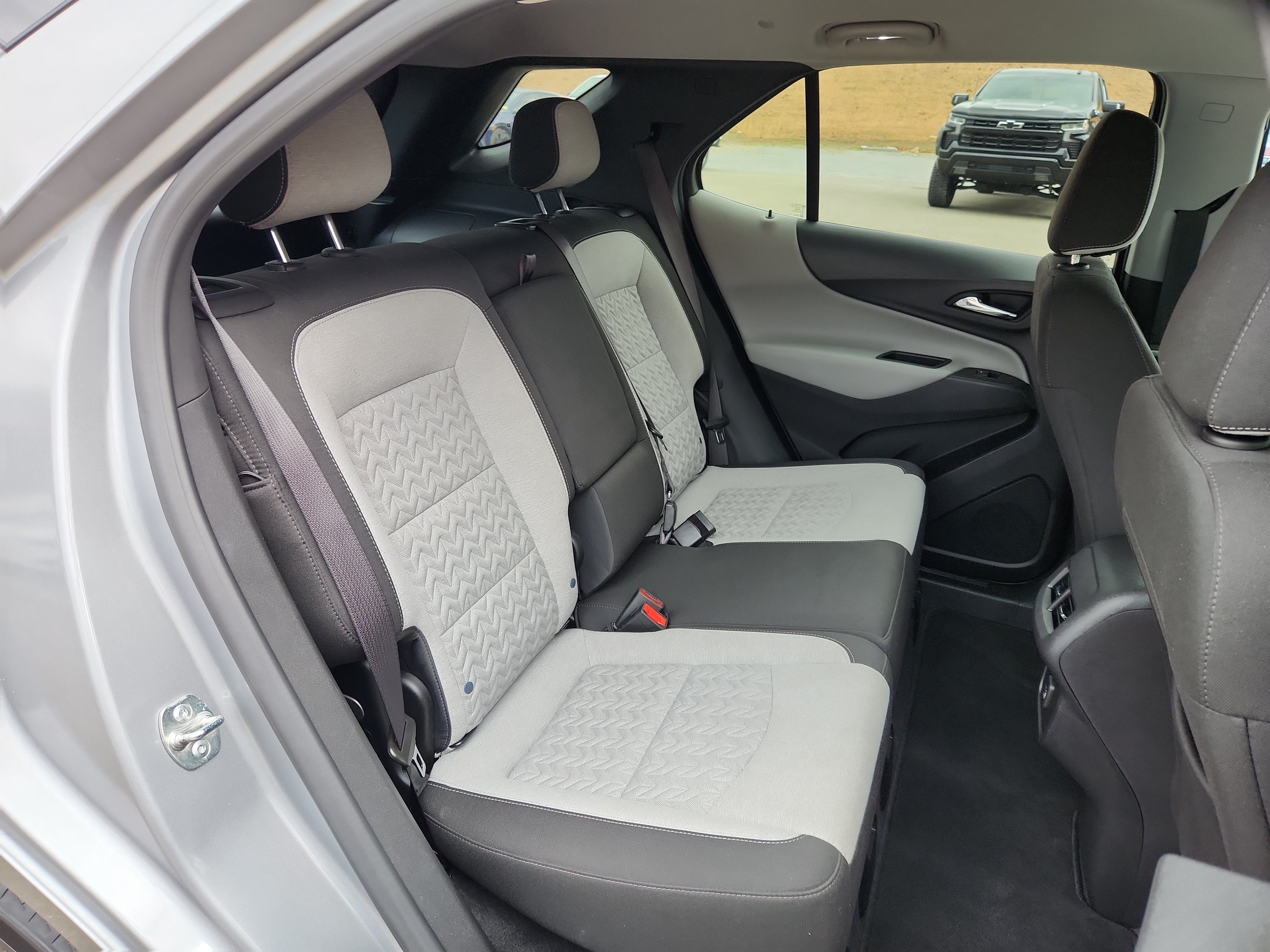 Used 2024 Chevrolet Equinox LT FWD image 42