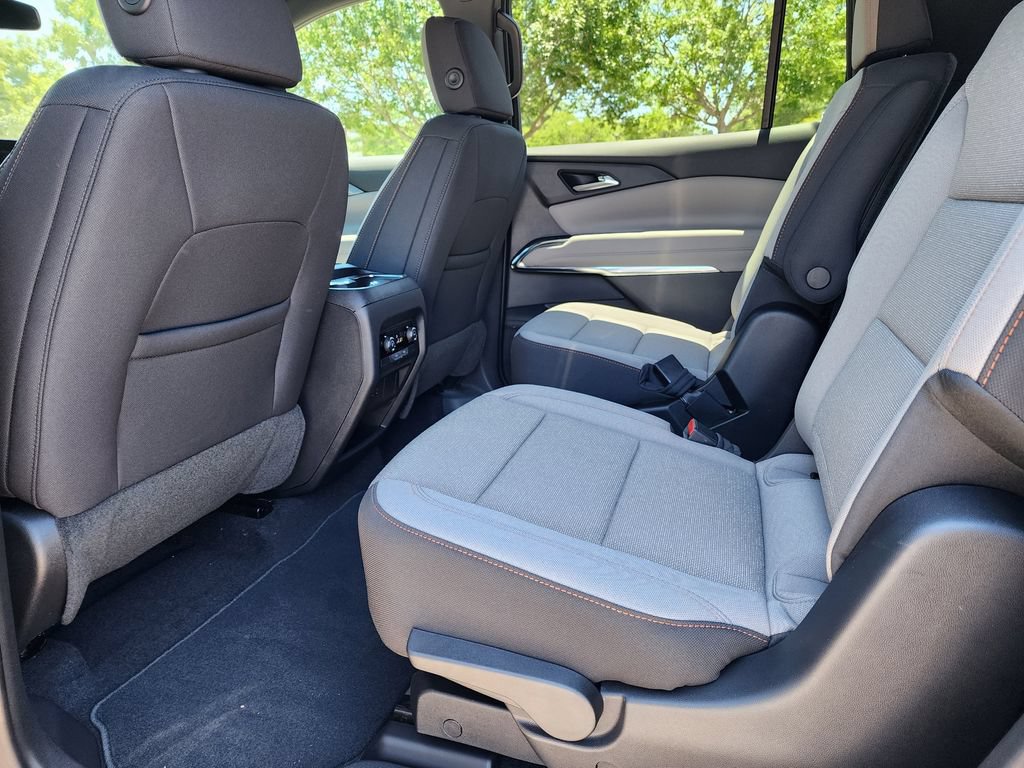 New 2025 Chevrolet Traverse LT FWD image 21
