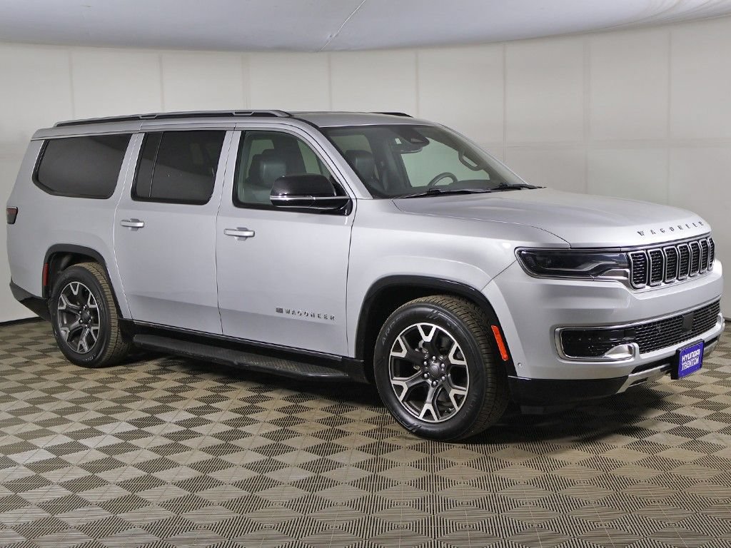Used 2024 Jeep Wagoneer L Series III w/ Flexible Seating Group AWD/4WD image 54