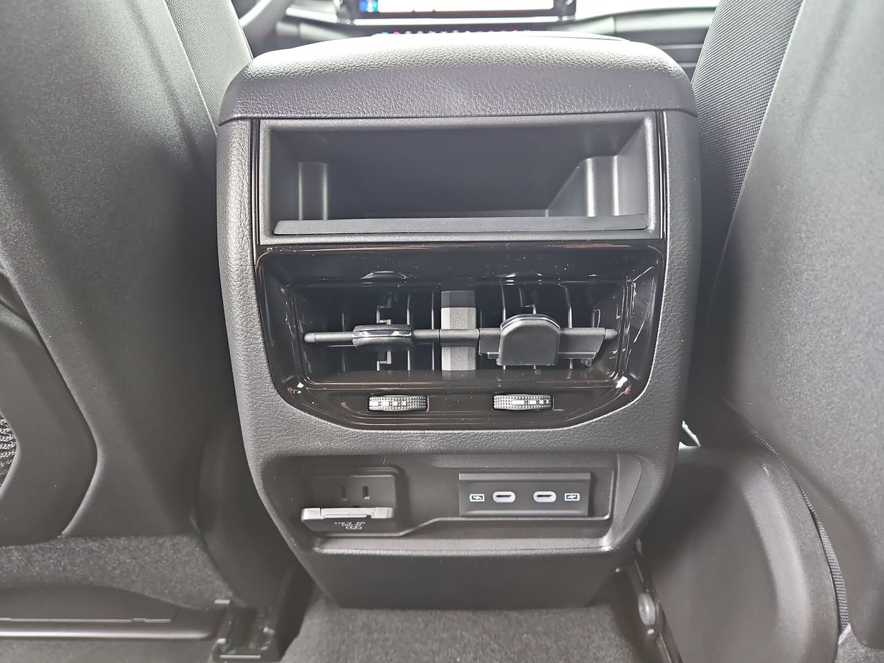 New 2026 Jeep Grand Cherokee Altitude AWD/4WD image 15