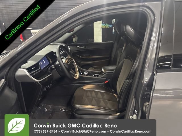 Used 2023 Jeep Grand Cherokee Altitude AWD/4WD image 13