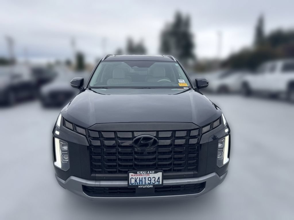Used 2023 Hyundai Palisade Limited AWD/4WD image 2