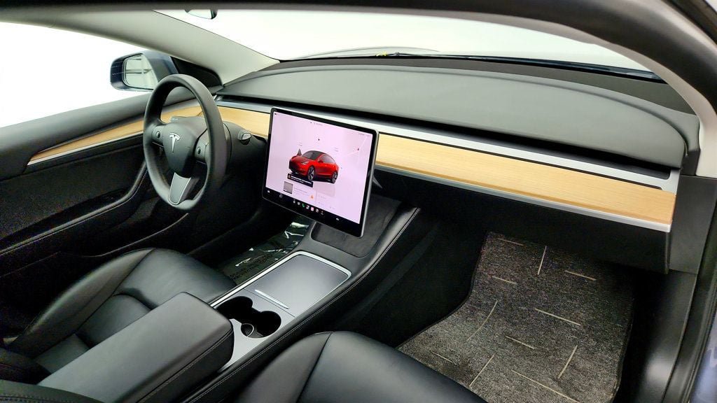 Used 2023 Tesla Model 3 Standard Range RWD image 29