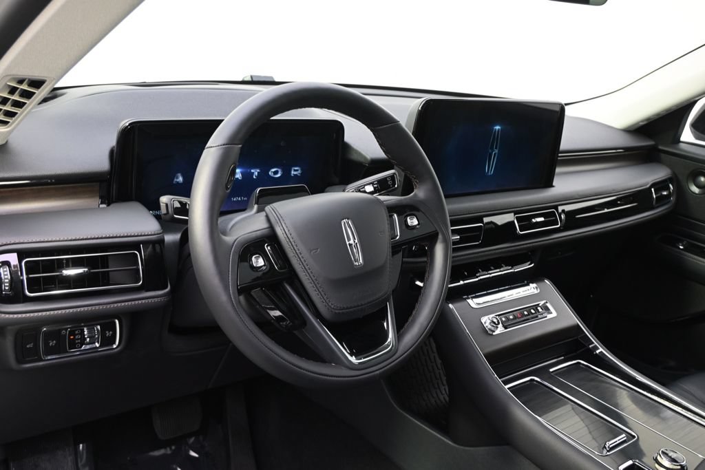 New 2026 Lincoln Aviator Reserve w/ Jet Appearance Package AWD/4WD image 11