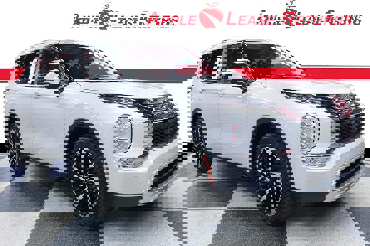 Used 2024 Mitsubishi Outlander SE