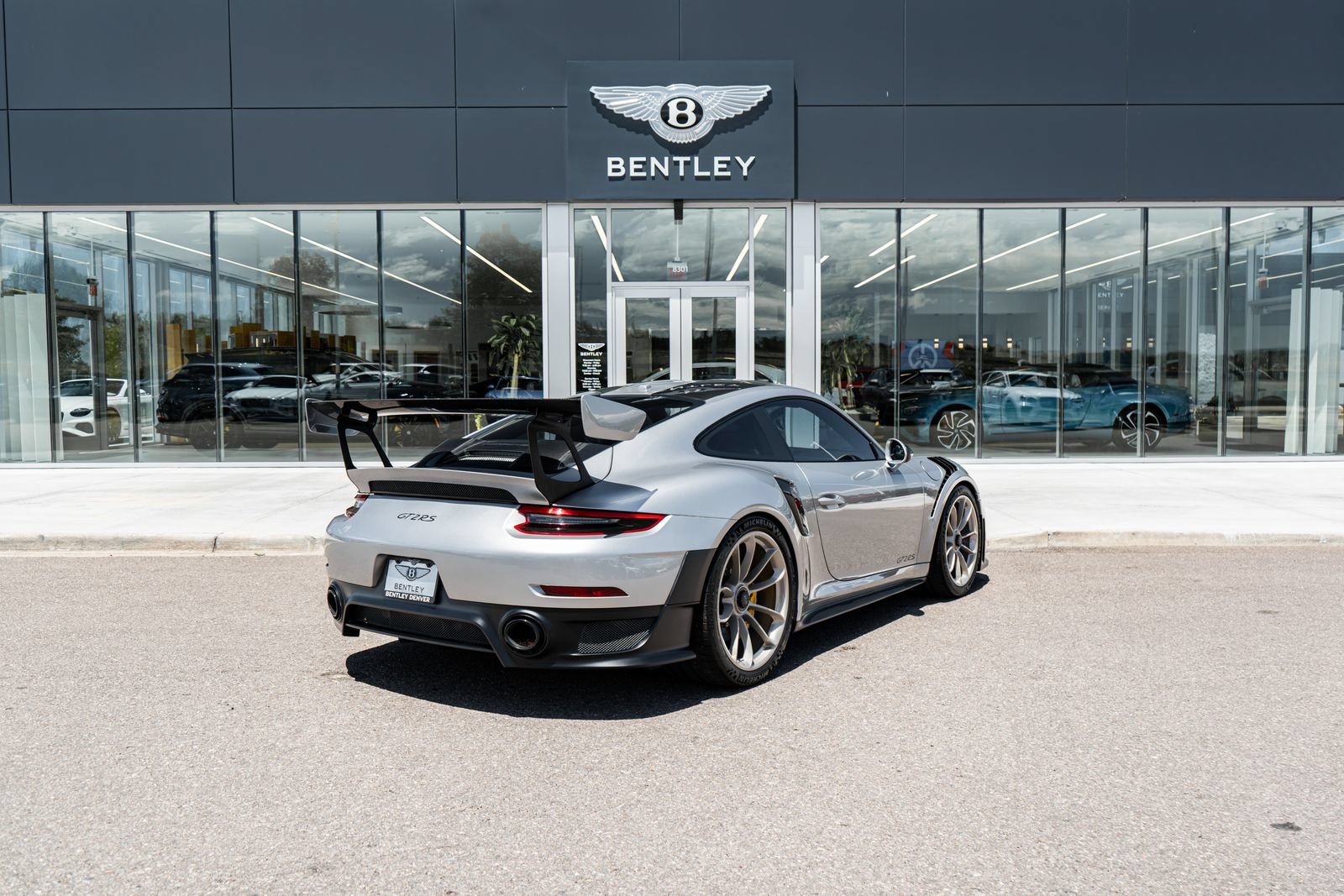 Used 2019 Porsche 911 GT2 RS RWD image 3