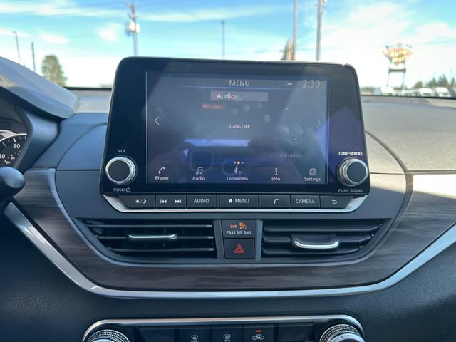 Used 2025 Nissan Altima 2.5 SV FWD image 15