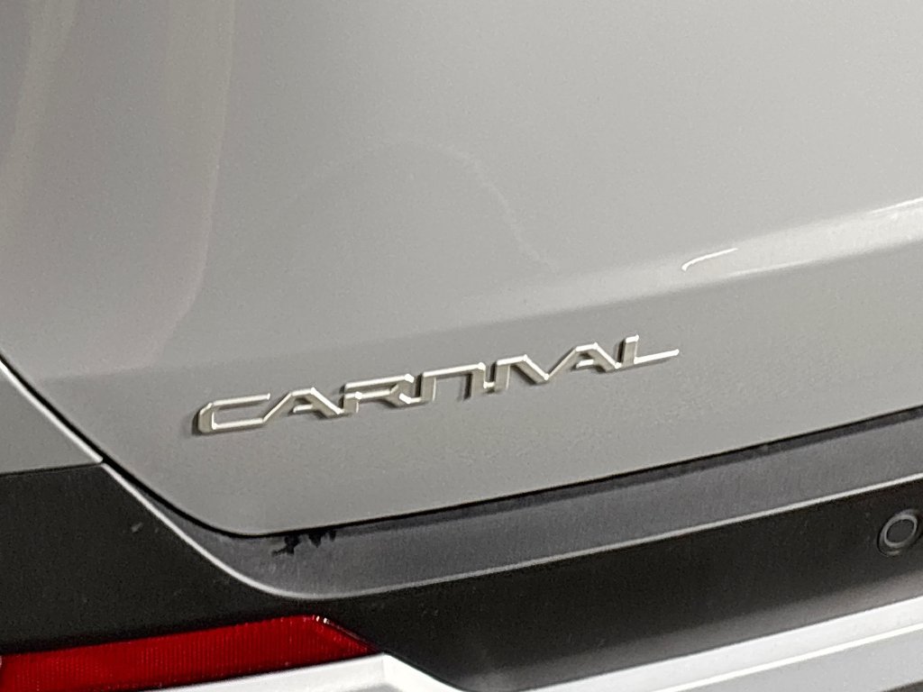New 2027 Kia Carnival EX FWD image 23
