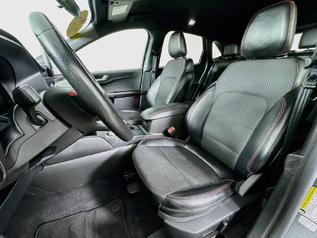 Used 2025 Ford Escape ST-Line FWD image 11