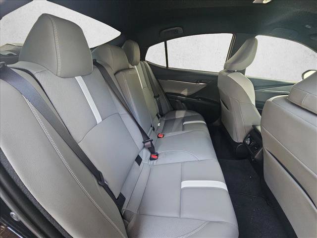 Used 2025 Toyota Camry SE w/ Convenience Package FWD image 18