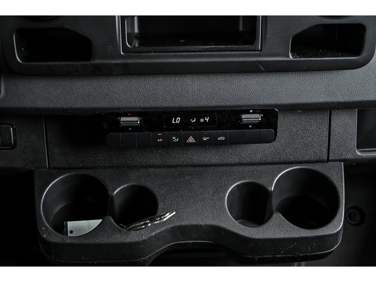 Used 2024 Mercedes-Benz Sprinter 2500 image 9