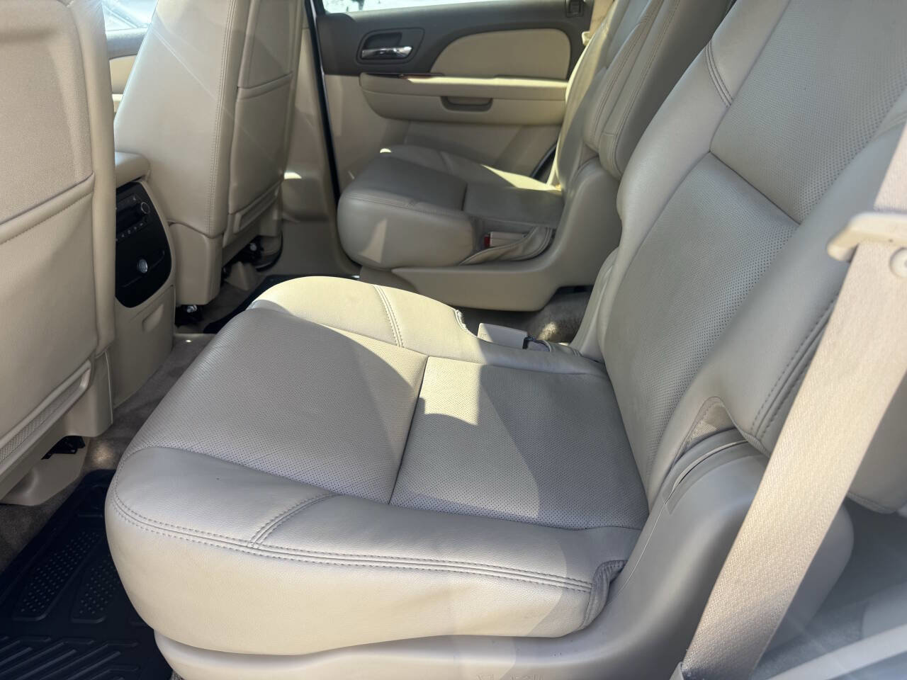 Used 2010 Chevrolet Tahoe LTZ AWD/4WD image 26