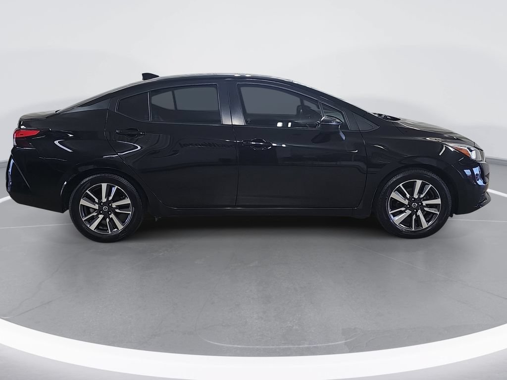 Used 2021 Nissan Versa SV FWD image 2