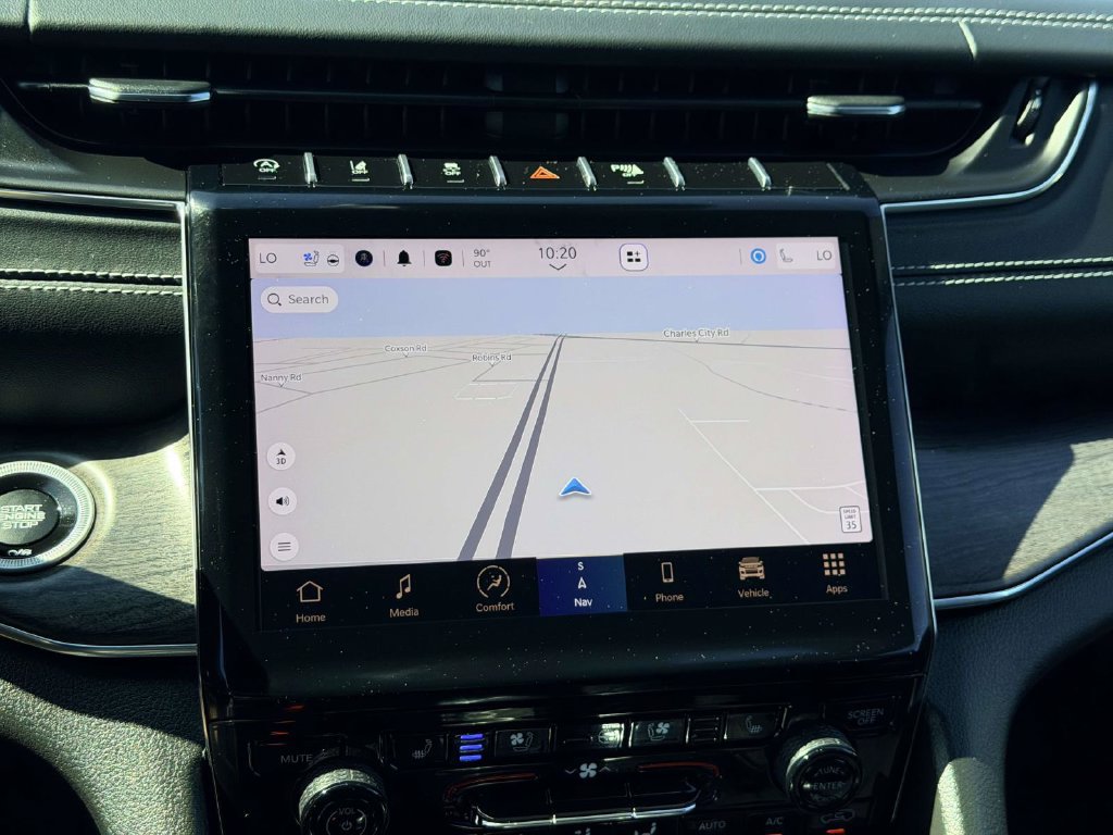 Certified 2023 Jeep Grand Cherokee Overland w/ Luxury Tech Group IV AWD/4WD image 18