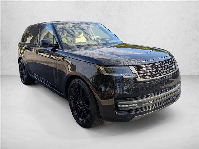 Used 2024 Land Rover Range Rover SE image 3