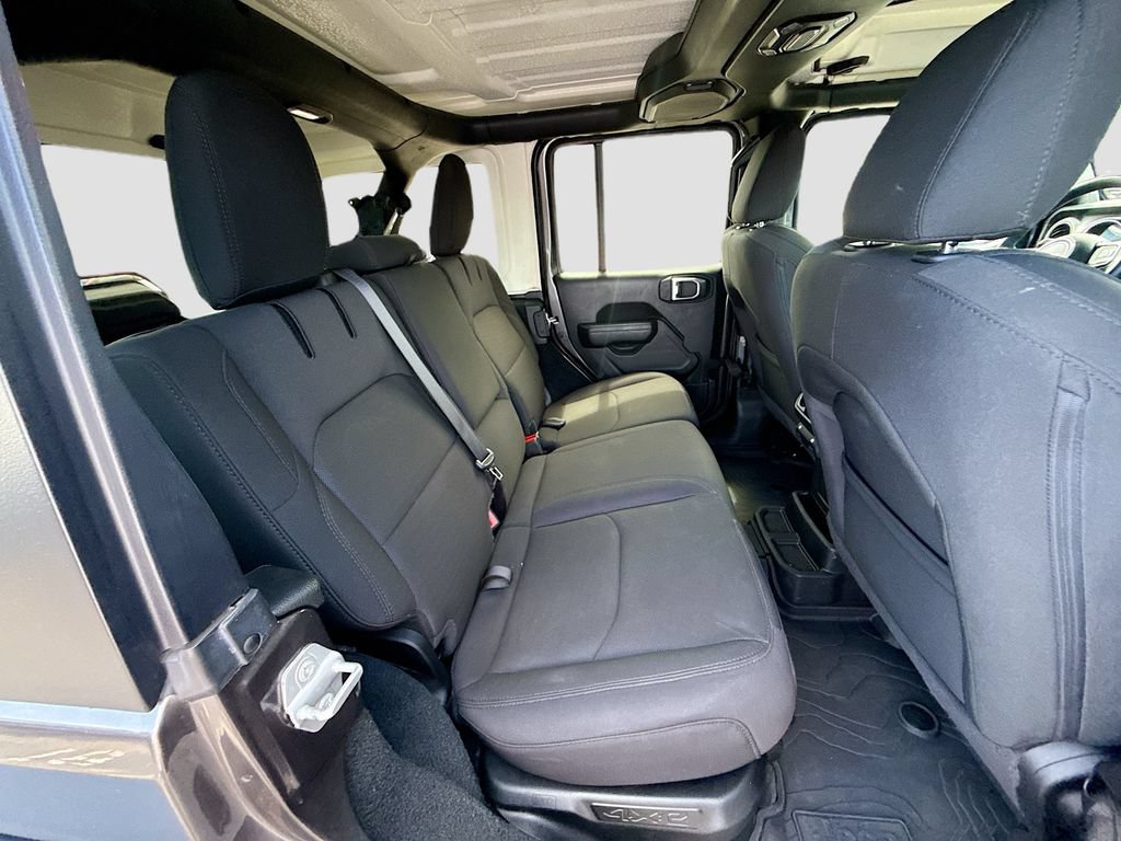 Used 2023 Jeep Wrangler Unlimited w/ Cold Weather Group AWD/4WD image 32