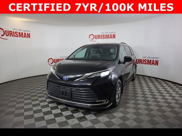 Used 2023 Toyota Sienna XLE w/ XLE Plus Package FWD image 2