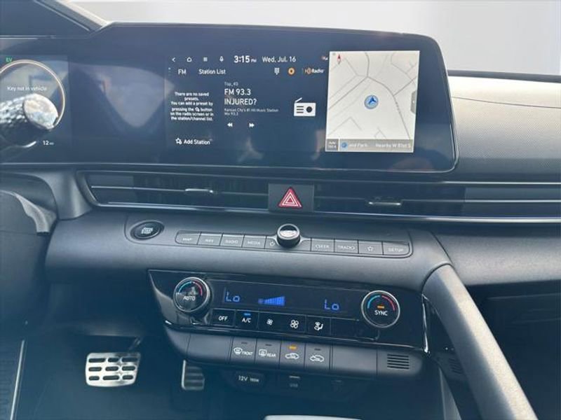 New 2025 Hyundai Elantra SEL image 13