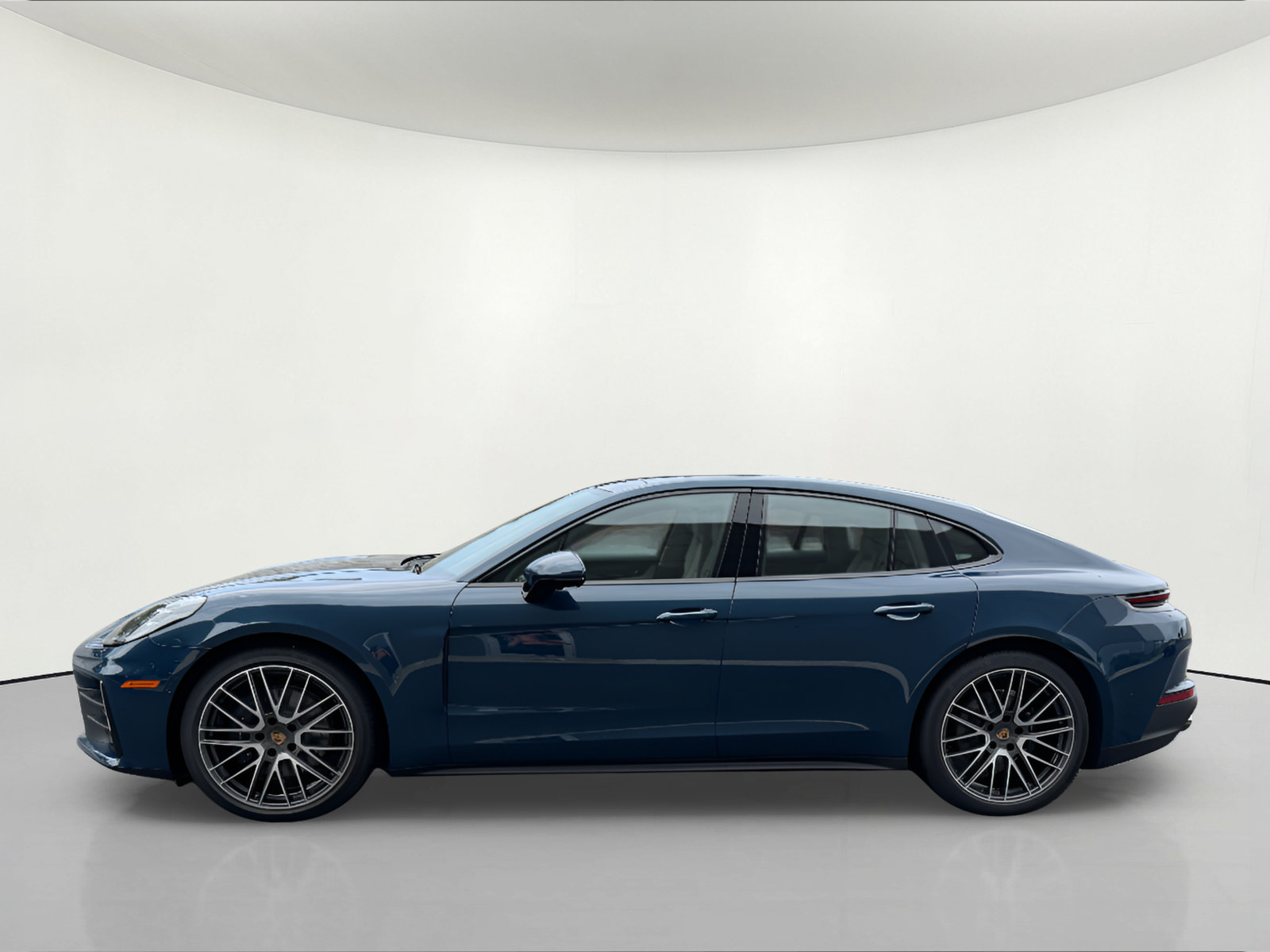New 2026 Porsche Panamera 4 AWD/4WD image 2