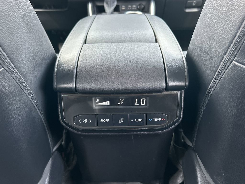 Used 2023 Toyota Highlander Limited AWD/4WD image 22