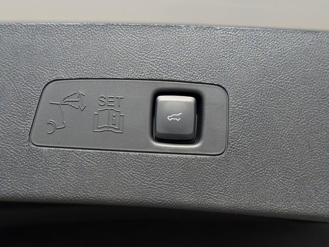 Used 2024 Lincoln Corsair Grand Touring w/ Equipment Group 301A AWD/4WD image 9