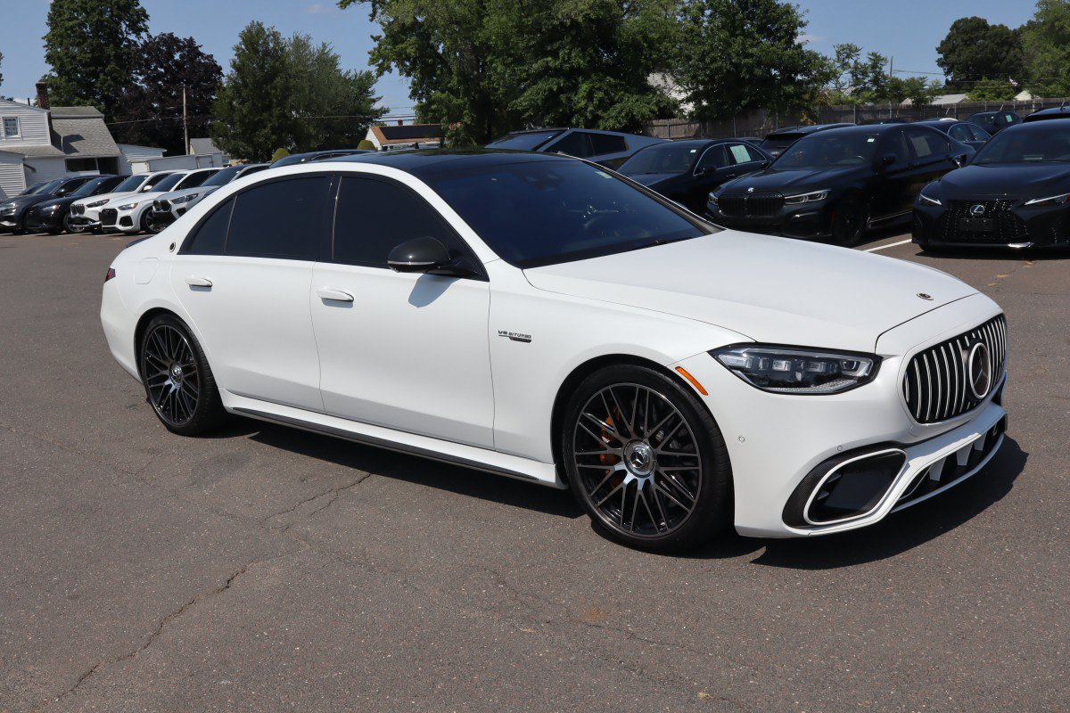 Used 2024 Mercedes-Benz S 63 AMG S w/ Carbon Fiber Exterior Package image 3