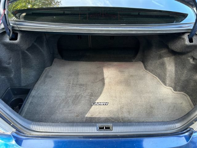 Used 2005 Toyota Camry XLE w/ VSC & Side Airbag Pkg FWD image 28