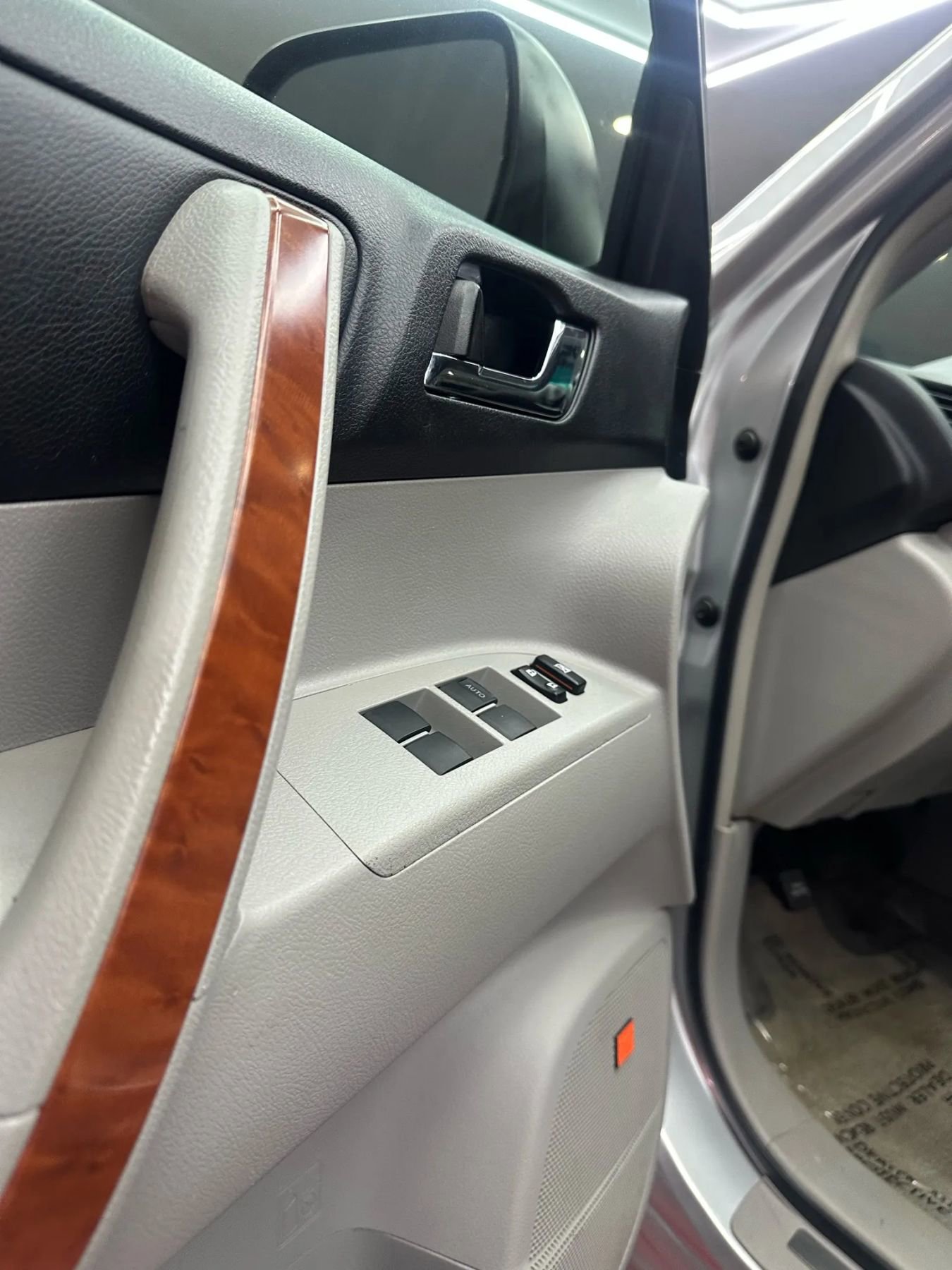 Used 2010 Toyota Highlander Limited image 11