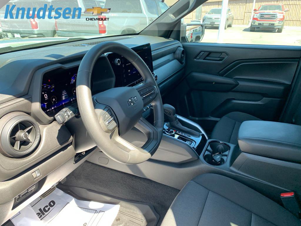 Used 2025 Chevrolet Colorado Trail Boss AWD/4WD image 18
