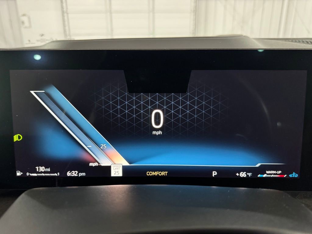 Used 2024 BMW X7 xDrive40i w/ Premium Package image 32