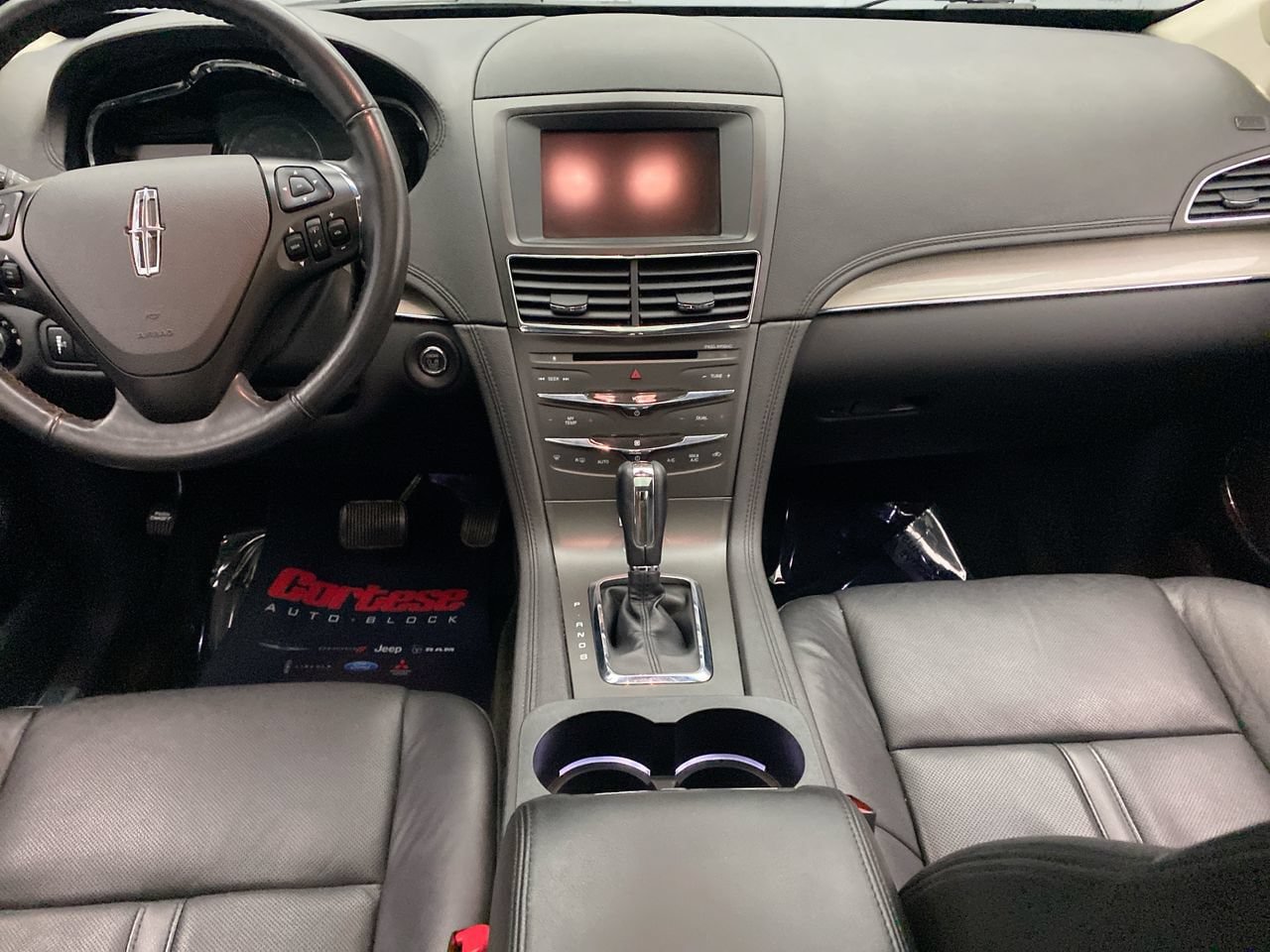Used 2015 Lincoln MKT AWD image 20