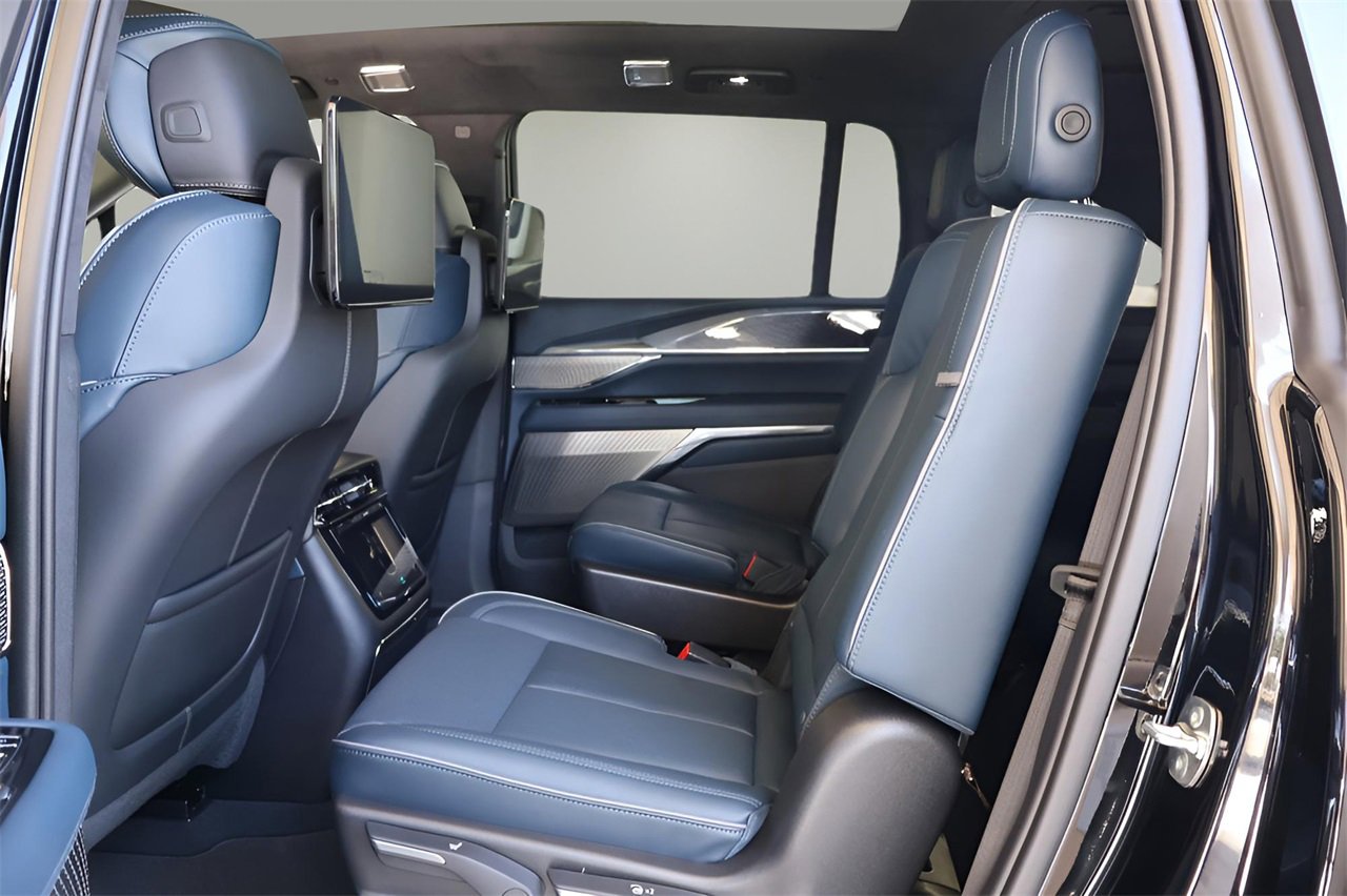 New 2025 Cadillac Escalade IQ Luxury 2 w/ LPO, Radiant Package image 14