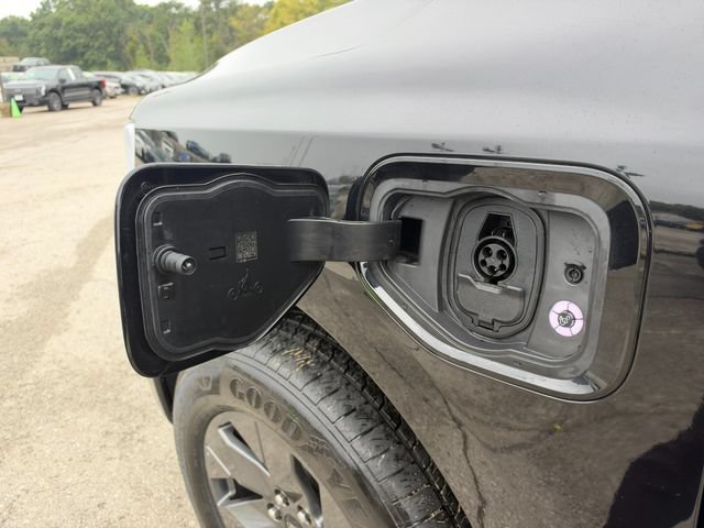 Used 2024 Ford F150 Lightning Lariat AWD/4WD image 13