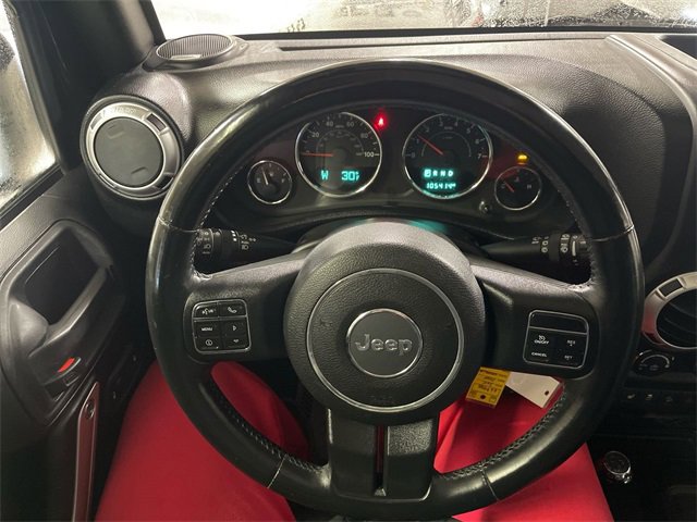 Used 2015 Jeep Wrangler Unlimited Rubicon w/ Connectivity Group image 14