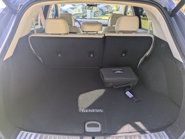 Used 2026 Genesis GV70 2.5T Select image 11