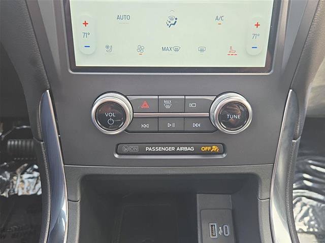 Certified 2024 Ford Edge Titanium w/ Equipment Group 301A AWD/4WD image 19