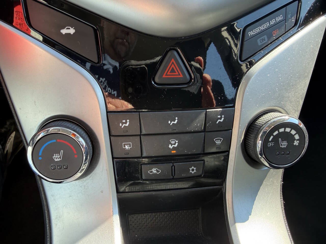 Used 2016 Chevrolet Cruze LT FWD image 18