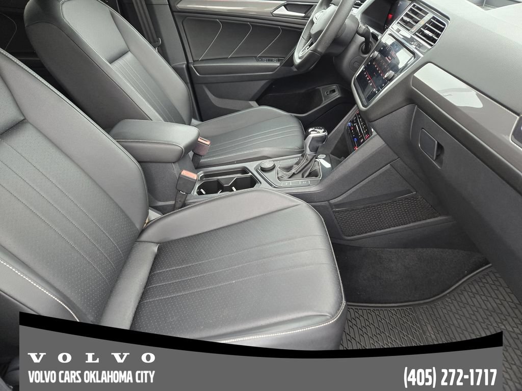 Used 2022 Volkswagen Tiguan SE R-Line AWD/4WD image 11
