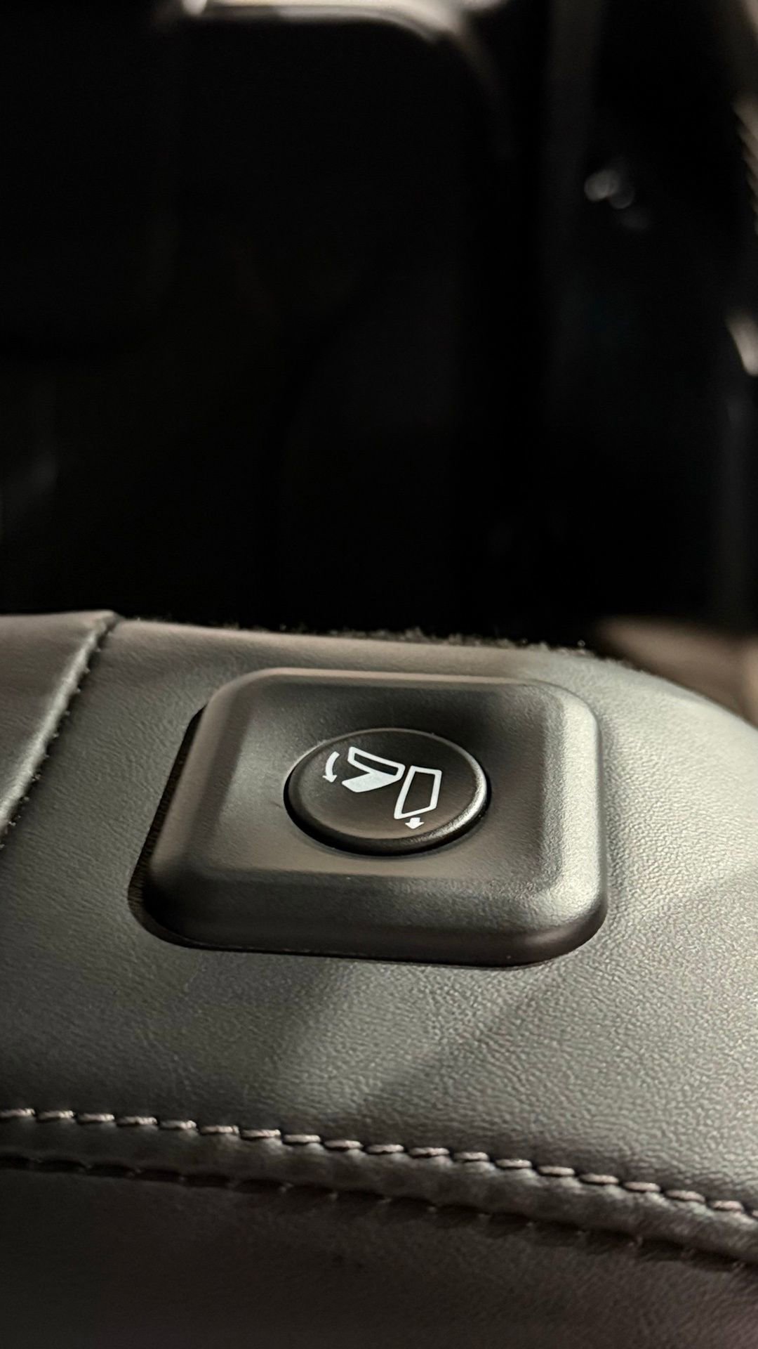 Used 2024 Kia Sorento S w/ Panoramic Sunroof Package image 59