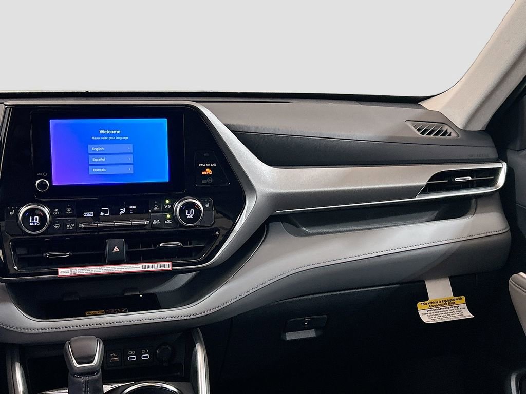 New 2026 Toyota Highlander XLE image 22